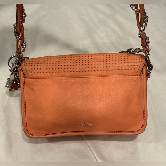 COACH PERFORATED CORAL CROSSBODY WITH ADDITIONAL ACCESSORIES - Picture 5 of 14